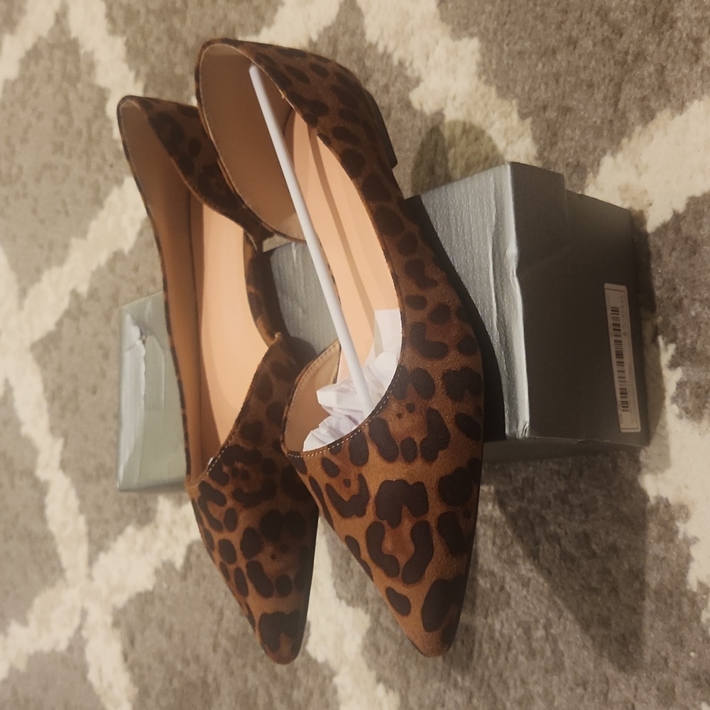 New Leopard flats